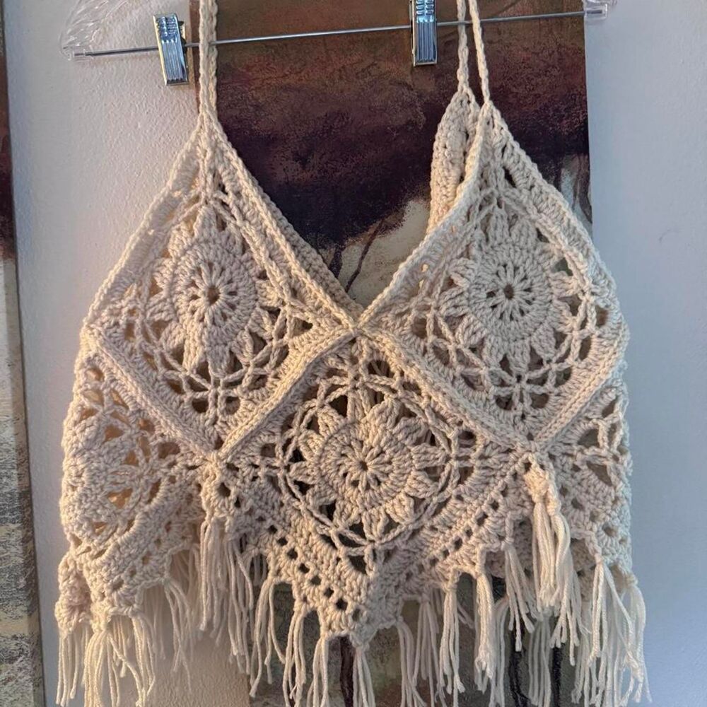 Unbranded Women's Cream and Tan Crop-top